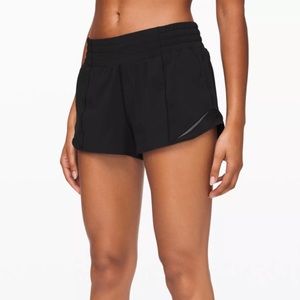 LuluLemon Hotty High Rise Lined short 2.5”